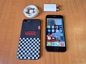 iPhone 8 Black 64gb, baterie 90% - 2