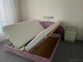 Manželská postel - letiště - 2