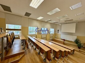Kyjov - Administrativní budova v centru Kyjova - 2396m2 - 2
