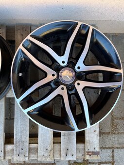 ALU KOLA MERCEDES R18 - 2