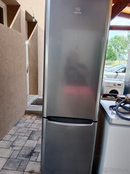 Lednice s mrazakem Indesit - 2