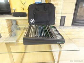 Mixážní pult Mackie PRO 16 - 2