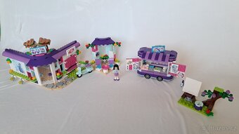 LEGO® Friends 41336 a 41332, Emma a umělecká kavárna - 2