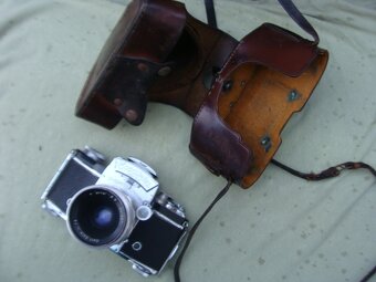 EXAKTA VAREX - S . Fotoaparát do sbírky - funkční - 2