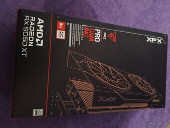 XFX Radeon 9060 XT 8GB - 2