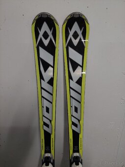 Slalomove zavodni lyze Volkl - 2