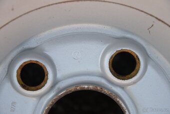 VW T5,T6 (6.1) - Sada pěkných zimních kol 205/65R16C zánovní - 2