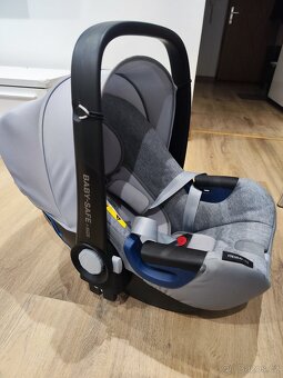 Britax Romer i size 2 + isofix - 2
