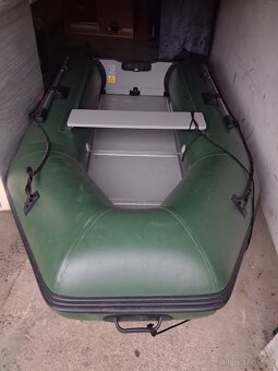 Nafukovací člun s motorem - 2