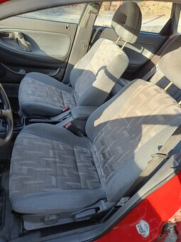 Mazda 626 GE sedačky - 2