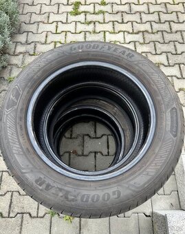 Goodyear Efficientgrip 2 SUV 215/60 R17 - 2