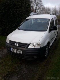 vw caddy life 2.0TDi 103kw r.v.2009 digi.klima,tažný,5 míst - 2