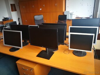Levná kancelářská technika – PC sestavy, server, monitory - 2