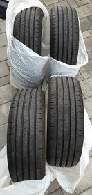 Goodyear EfficientGrip Performance 205/55 R17 95V - 2