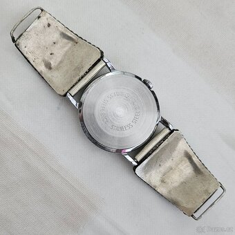 STAROŽITNÉ NÁRAMKOVÉ HODINKY - TIMEX - 2