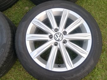 alu vw Touran III s pneu Pirelli 205/55R17 - 2