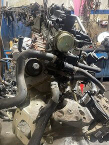 Motor 8HX - 2