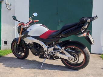 SUZUKI GSR 600 - 2