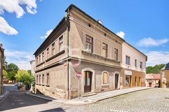 Prodej domu k investici i bydlení na náměstí v Úpici, okrese - 2