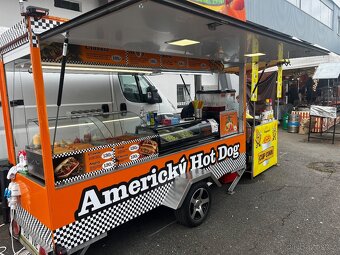 Pojízdná prodejna Americké hot-dogy - 2