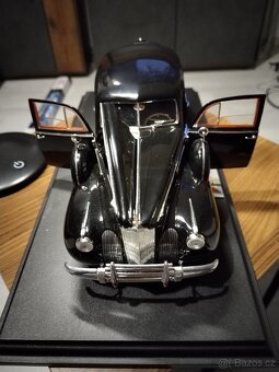 Model 1:18 Packard Lebaron - 2