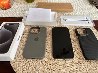Apple iPhone 15 Pro 128gb + kryty a sklo - TOP stav - 2