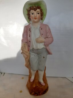 Malovaná porcelánová figurka - 2