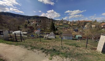 Pozemek se zahradní chatou u Českého Krumlova - 2