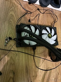 GIGABYTE AORUS WATERFORCE 280 socket am5 - 2