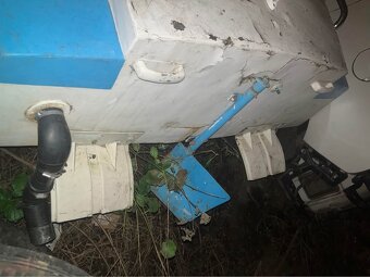 Prodám lehký motorový laminátový člun sport 25 - 2