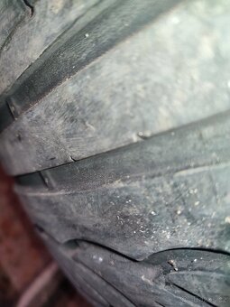 Dunlop 225/50R17 - 2