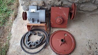 Motor s převodovkou - 2