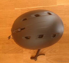 Helma na snowboard / lyžování PST 580, M (55-59), černo-šedá - 2