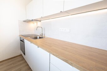 Pronájem bytu 2+1, 52 m², Praha – Chotutická - 2