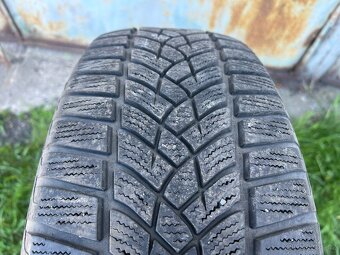 4ks zimní pneu Goodyear 215/65/16 - 2