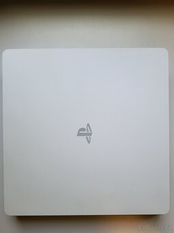 Playstation 4 slim - 500GB + hry, příslušenství - 2