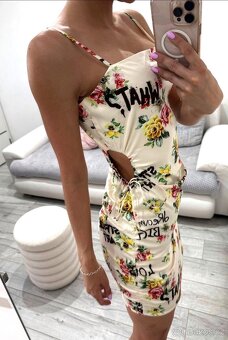 GUESS DÁMSKÉ ŠATY - vel. S - 2