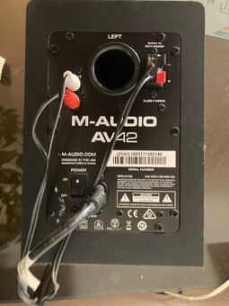 🔊 StudiovĂ© monitory M-Audio AV-42 – kompaktnĂ, ÄŤistĂ˝ zvuk - 2