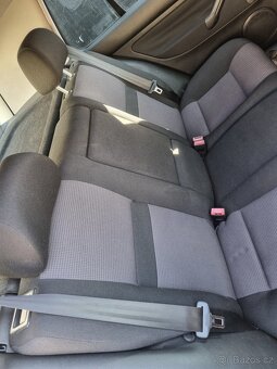 Volkswagen golf 4 interiér, dveře kufru černé - 2