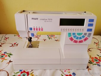 PFAFF Creative 7570_vyšívací šicí stroj - 2
