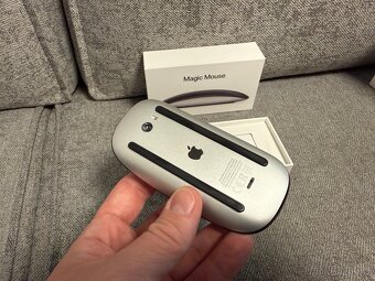 APPLE Magic Mouse 2, black verze, top stav, komplet balení - 2