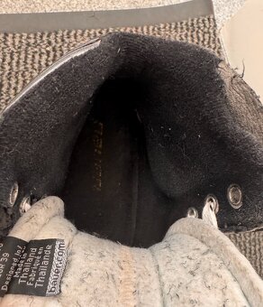 BRANKÁŘSKÉ BRUSLE BAUER SUPREME S27,vel. 39/5,5 D - 2