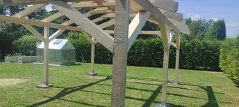 Garaz, Pristresek na auto, Chata - 2