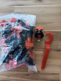 Pomocník na pokládání dlaždic - 2