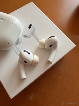 Apple AirPods Pro (1. generace) - 2
