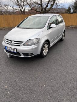 VW Golf  1.6 FSI 85kw r.v. 5/2005 najeto 111tis - 2