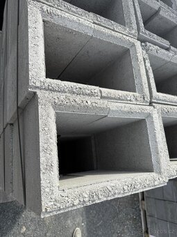 Tvárnice betonová - 2