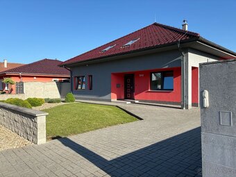 Cihlový RD 6+kk na parcele 1053m2, Brno venkov Pohořelice, s - 2