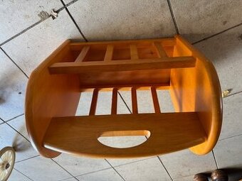 dřevěný nepoškozený stojan na noviny, knihy - 2