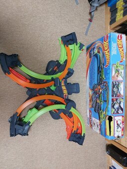 Hot Wheels Colossal crash - Obrovská bouračka - 2